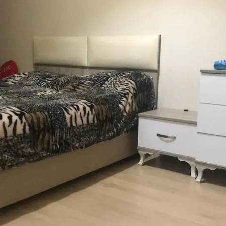 Havuz Olanagi Olan Site Icinde Konut * Istanbul