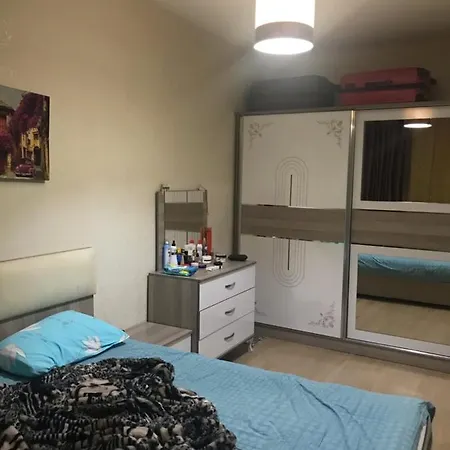 Havuz Olanagi Olan Site Icinde Konut Apartment Istanbul